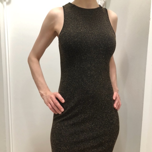 Atmosphere Dress in Black with Gold Threads - Picture 9 of 14